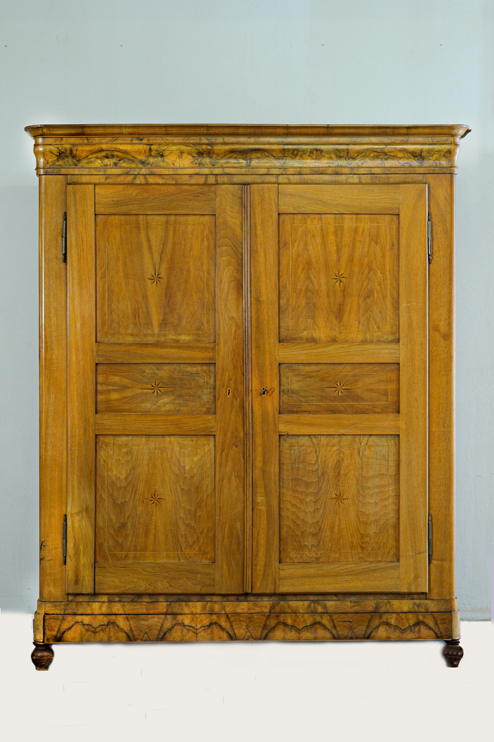 Biedermeier-Schrank um 1830